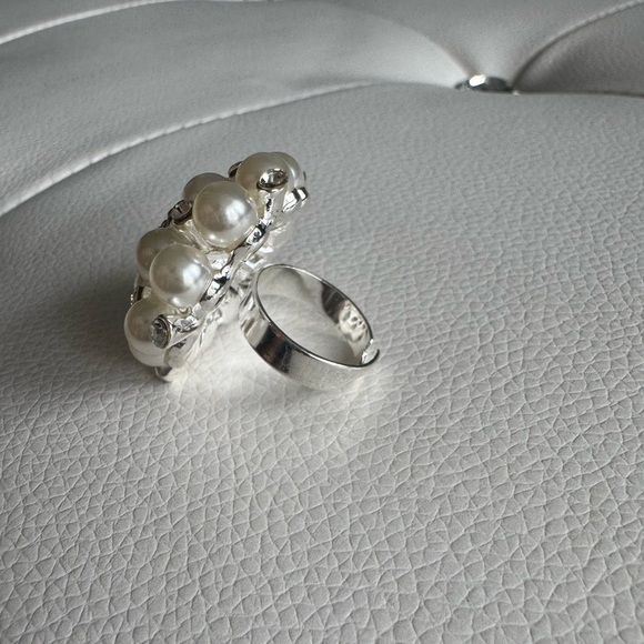 Pearl and Rhinestone Cluster Statement Adjustable Silver ring Bridal New - Picture 6 of 8